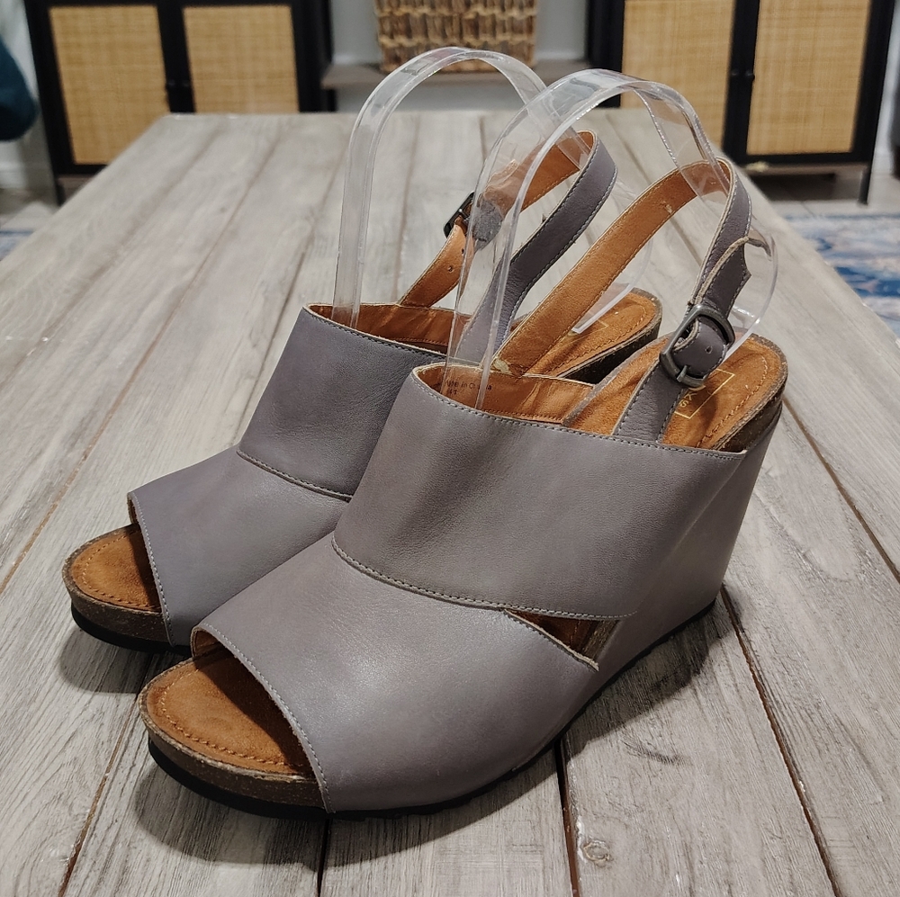 Mark Jenkins Gray Leather Wedge Sandals Size Women's 11